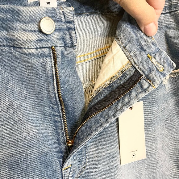 Good American Good Classic Distressed Straight High Rise Crop Jeans Size 18 NWT - Picture 10 of 16